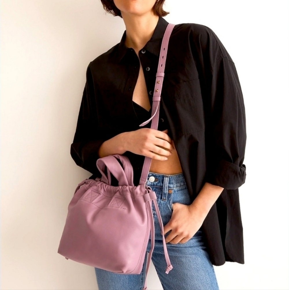 Madewell The Piazza Crossbody Leather Bag in Vibrant Lilac